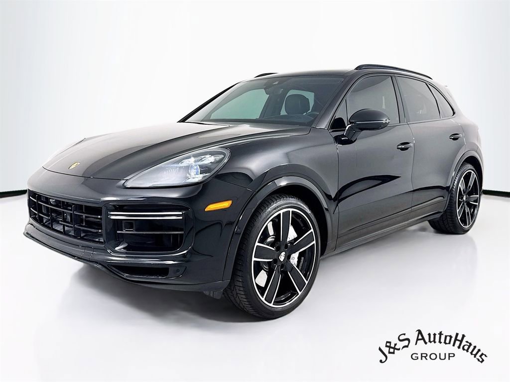 Used 2020 Porsche Cayenne Turbo w/ Assistance Package image 3