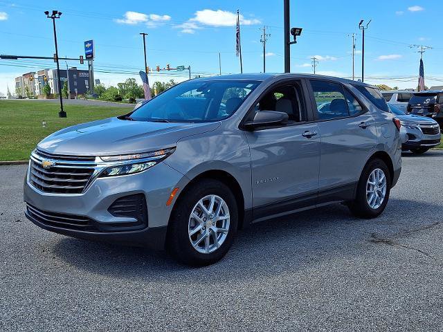 Certified 2024 Chevrolet Equinox LS w/ Driver Confidence II Package FWD image 3