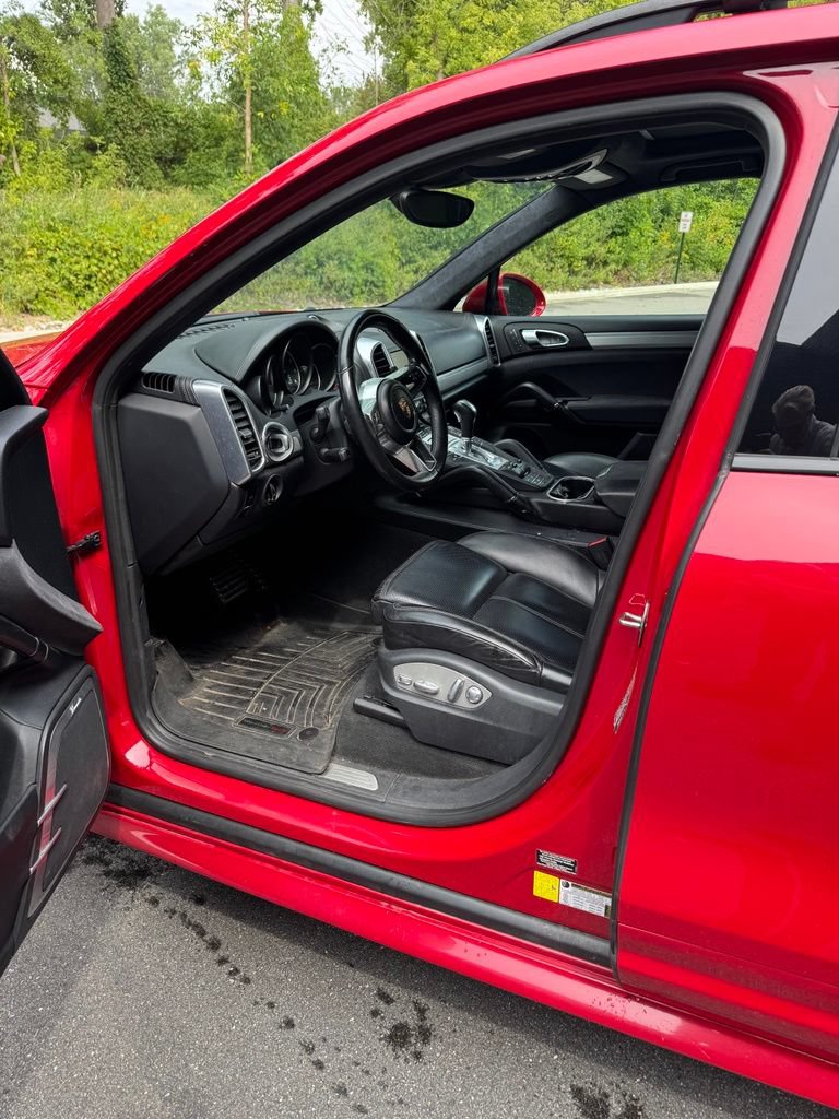 Used 2016 Porsche Cayenne GTS AWD/4WD image 5