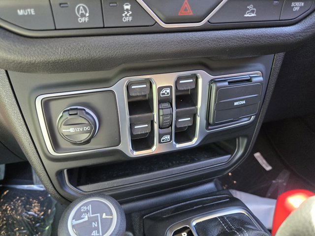 New 2025 Jeep Gladiator Sport image 19