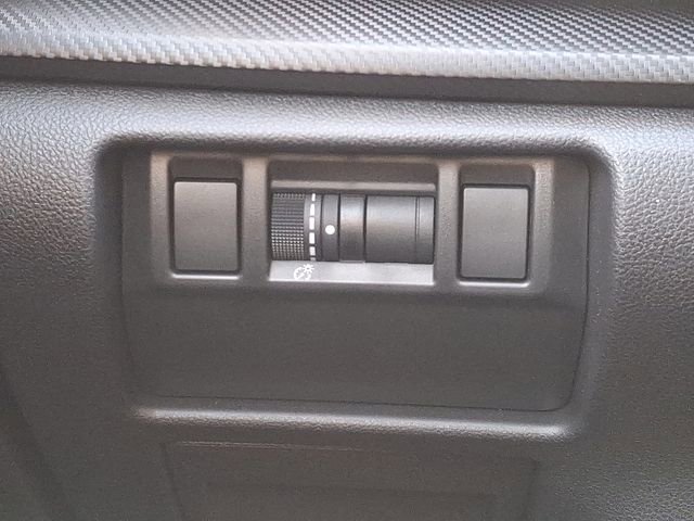 Certified 2025 Subaru Crosstrek 2.0i Premium image 28