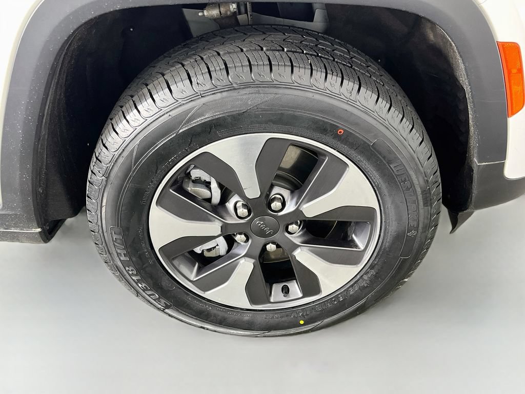 Used 2023 Jeep Grand Cherokee 4WD 4xe image 40