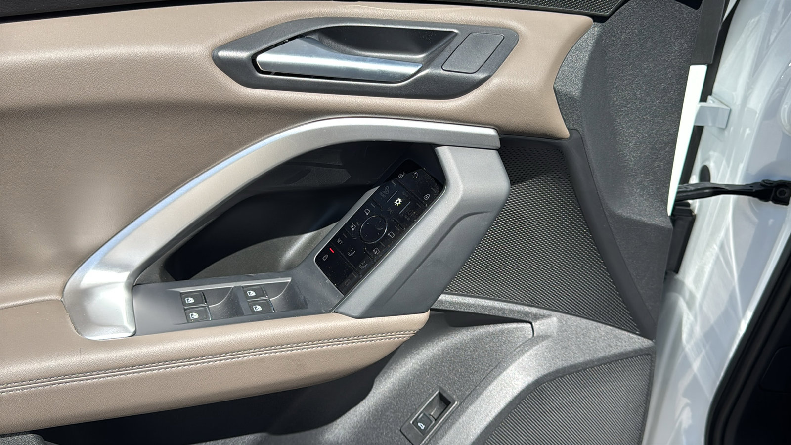 Used 2025 Audi Q5 2.0T Premium image 12