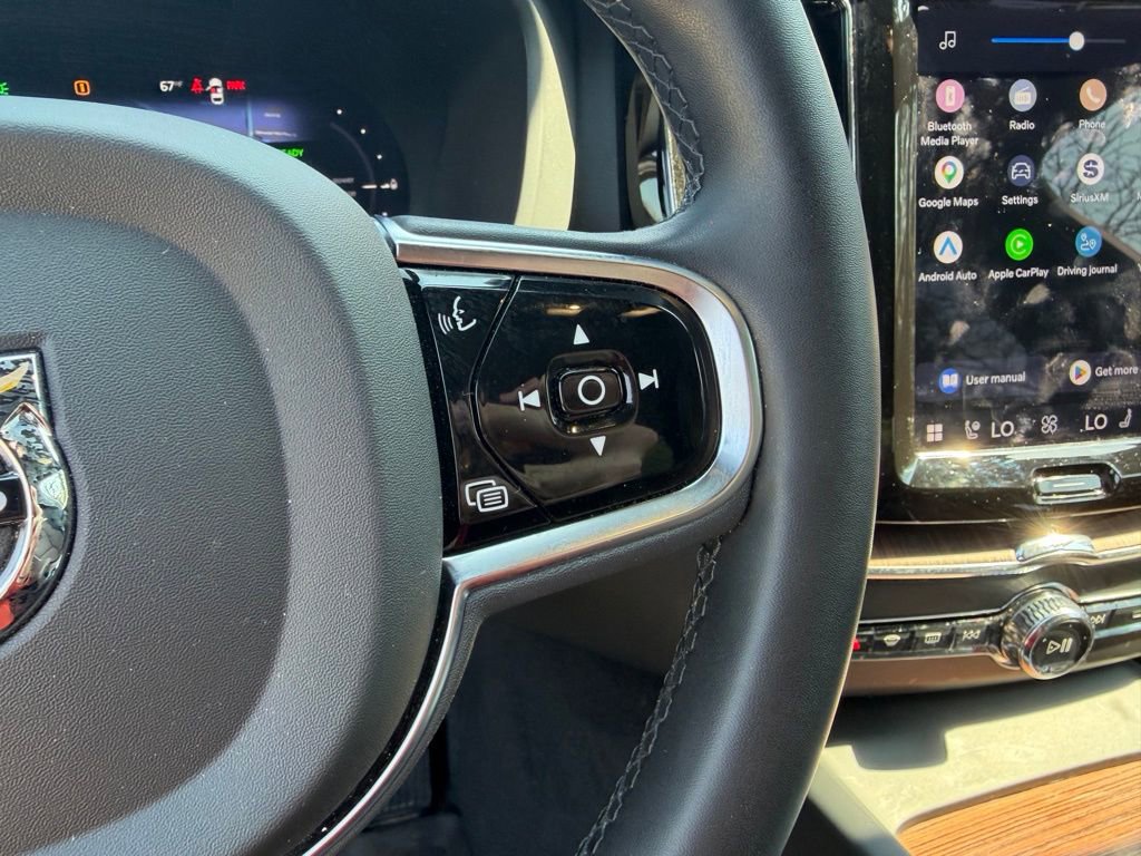 Used 2023 Volvo XC60 T8 Plus image 24