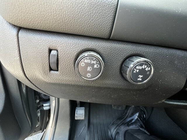 Used 2022 Chevrolet Colorado LT w/ Luxury Package image 22