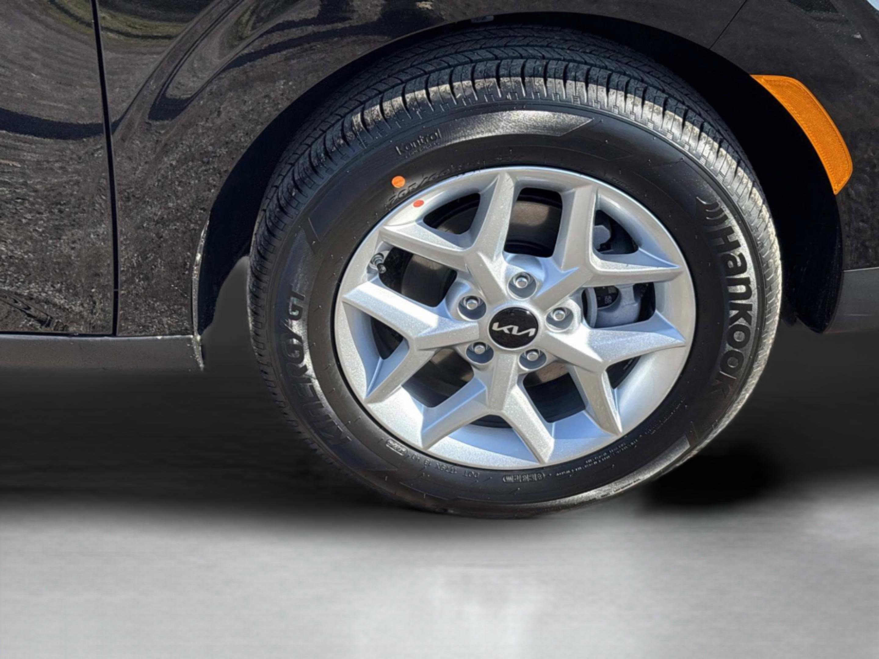 New 2025 Kia Soul LX image 9