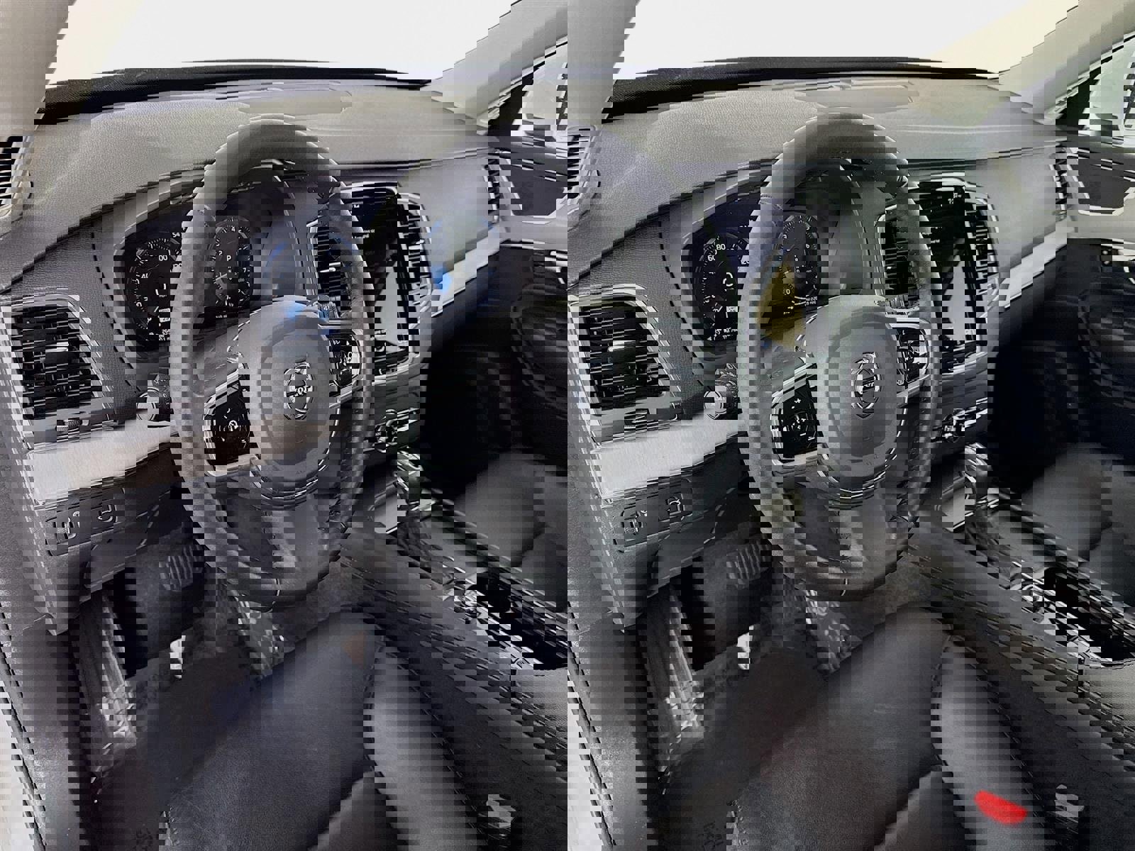 Used 2022 Volvo XC90 T5 Momentum image 10