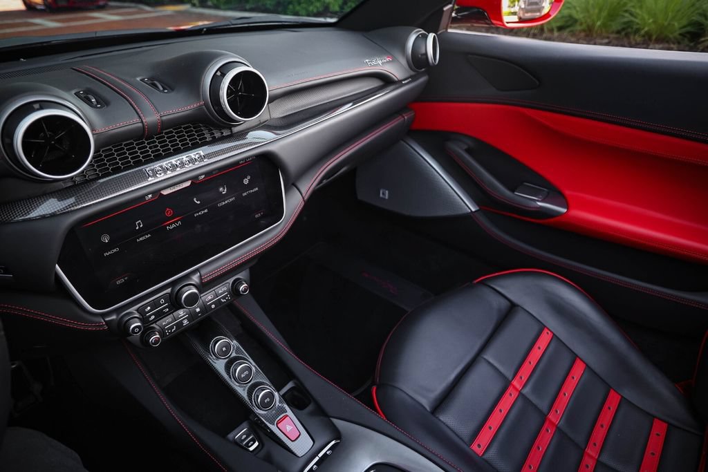 Used 2022 Ferrari Portofino M RWD image 28