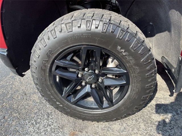 Used 2021 Chevrolet Silverado 1500 LT Trail Boss w/ Convenience Package II image 2