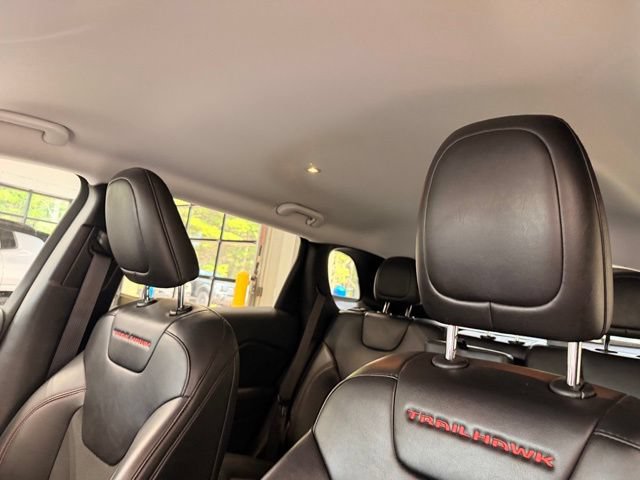 Used 2020 Jeep Cherokee Trailhawk w/ Comfort & Convenience Group AWD/4WD image 26