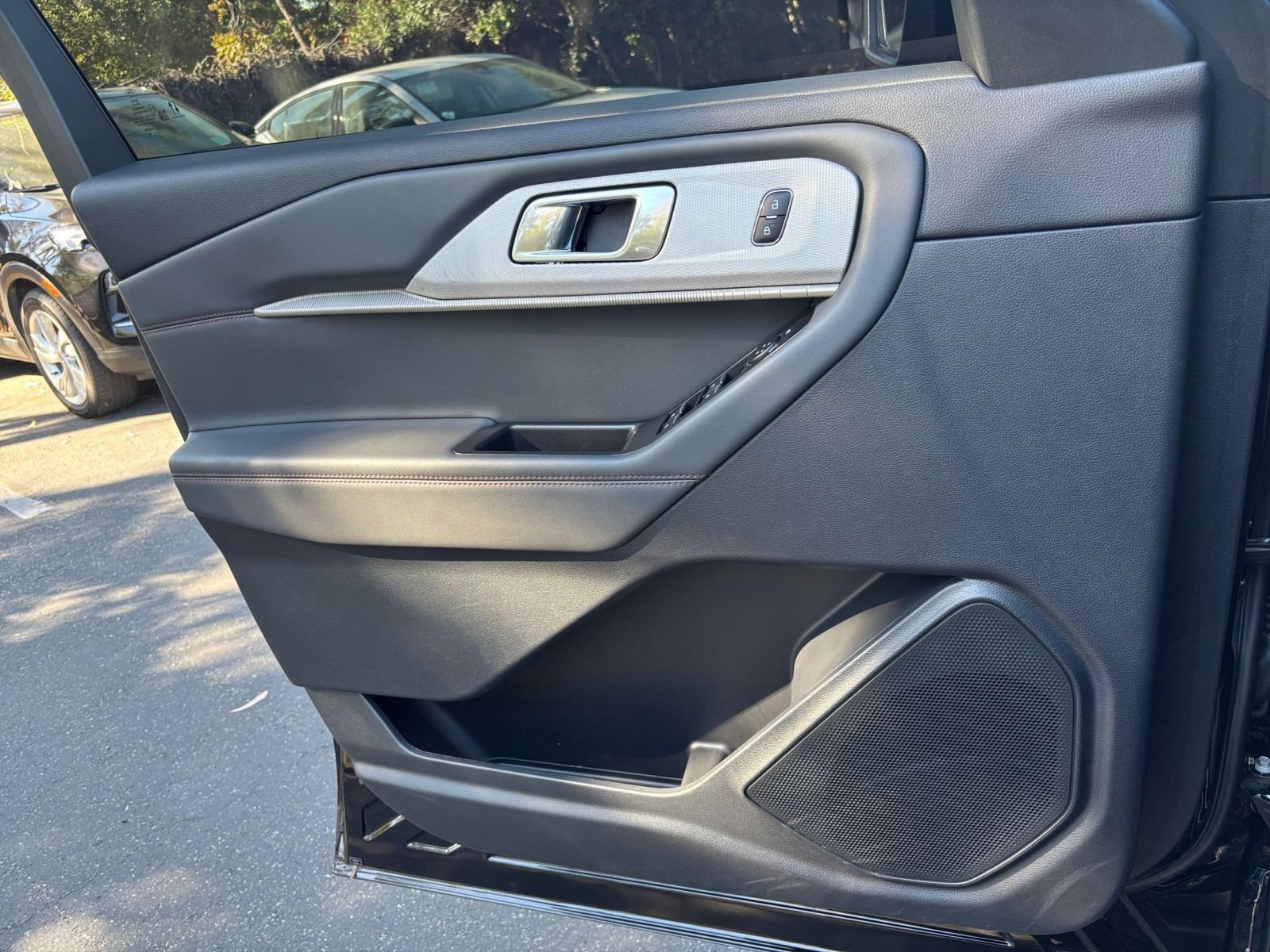 Used 2026 Ford Explorer Active RWD image 18