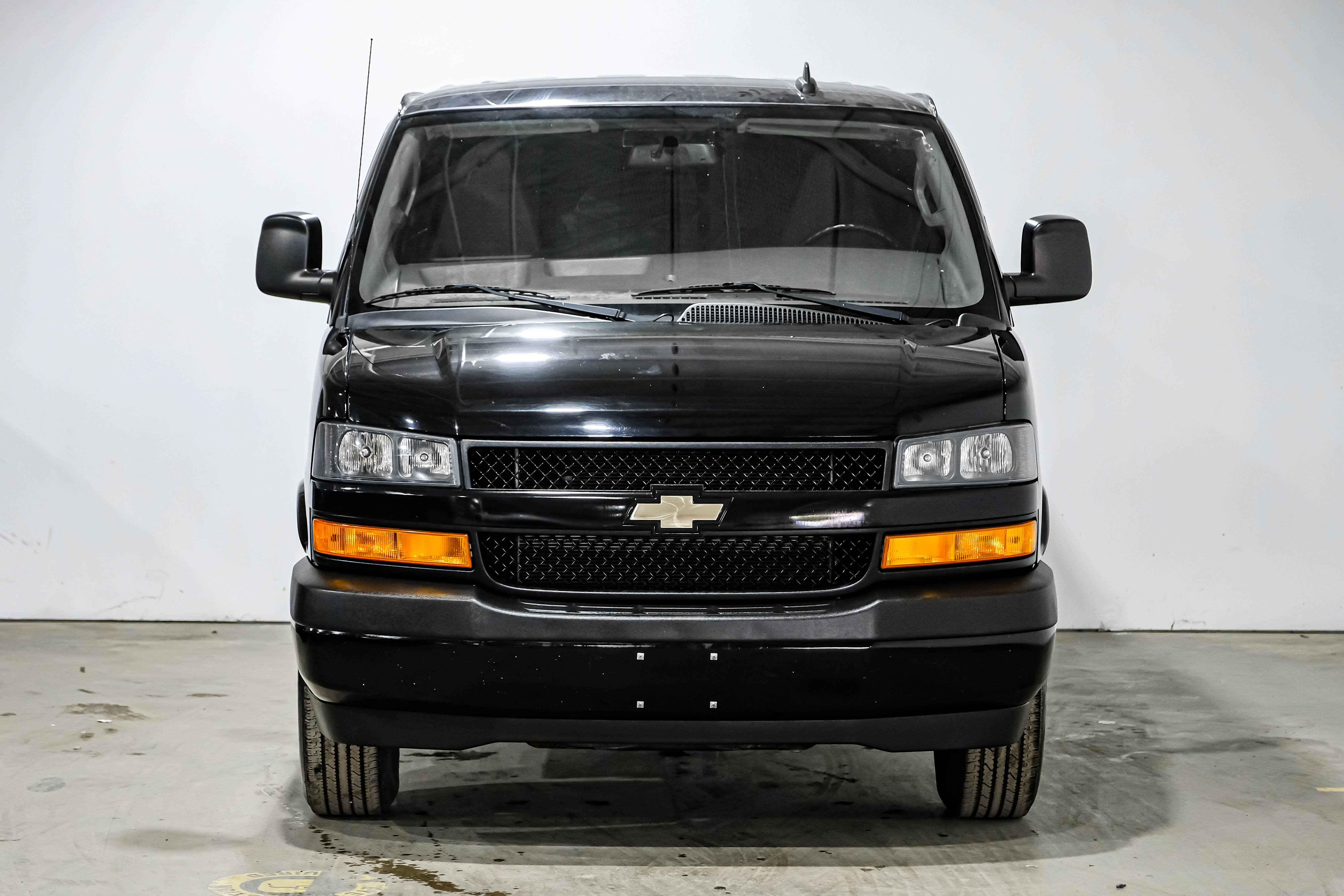 Used 2019 Chevrolet Express 2500 w/ Driver Convenience Package image 2
