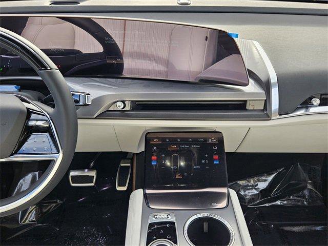 New 2026 Cadillac Vistiq Luxury image 17