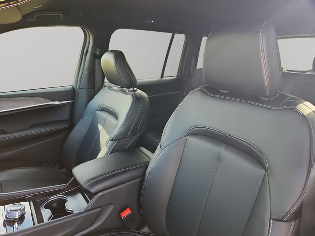 New 2025 Jeep Grand Cherokee Limited image 24