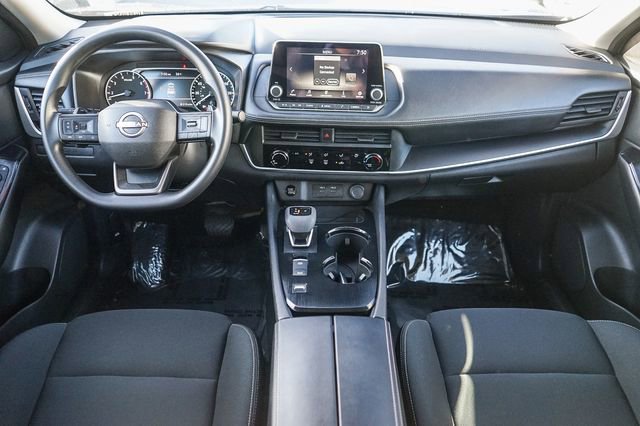 Used 2025 Nissan Rogue S image 13