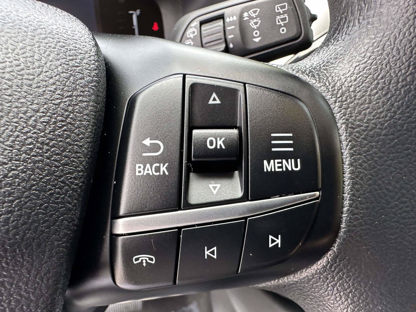 Used 2025 Ford Escape Active AWD/4WD image 16