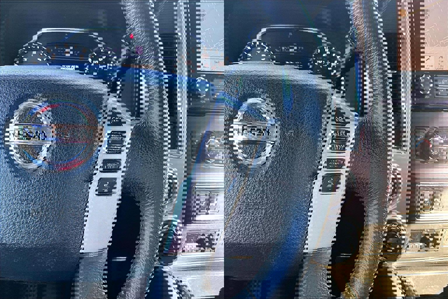 Used 2020 Nissan Titan SV w/ SV Convenience Package image 18