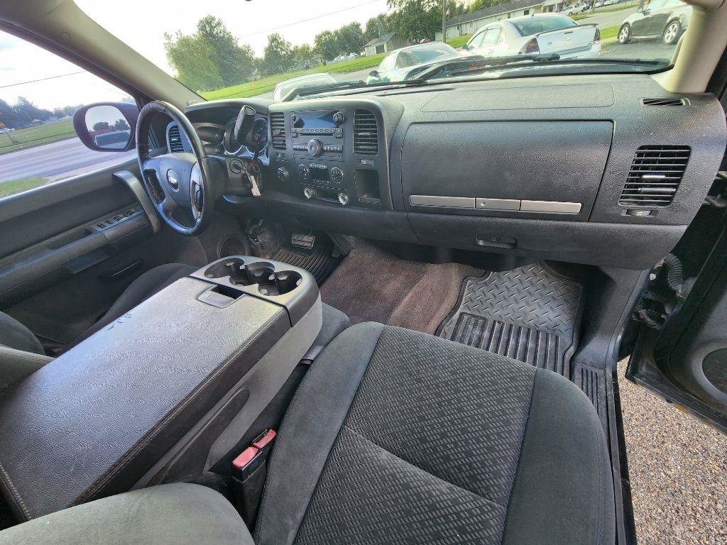 Used 2007 Chevrolet Silverado 1500 LT w/ 1LT Convenience Package AWD/4WD image 15