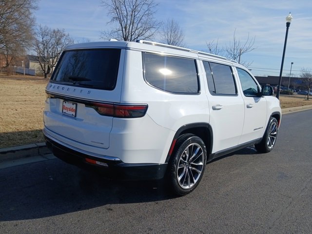 Used 2023 Jeep Wagoneer Series III w/ Premium Group I image 11