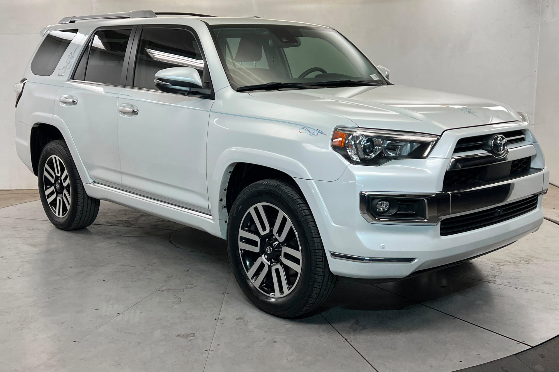 Used 2024 Toyota 4Runner Limited AWD/4WD image 8