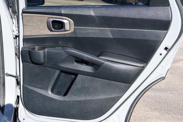 Used 2022 Kia Sorento EX w/ Panoramic Sunroof Package FWD image 18