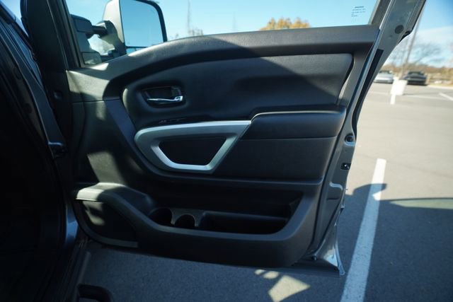 Used 2024 Nissan Titan SV w/ SV Convenience Package image 20