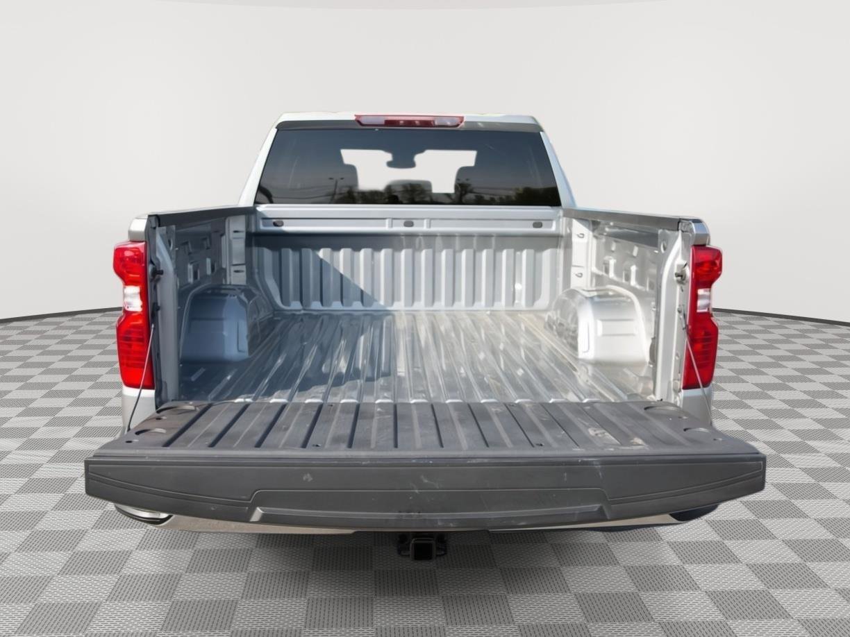 Used 2023 Chevrolet Silverado 1500 LT AWD/4WD image 7
