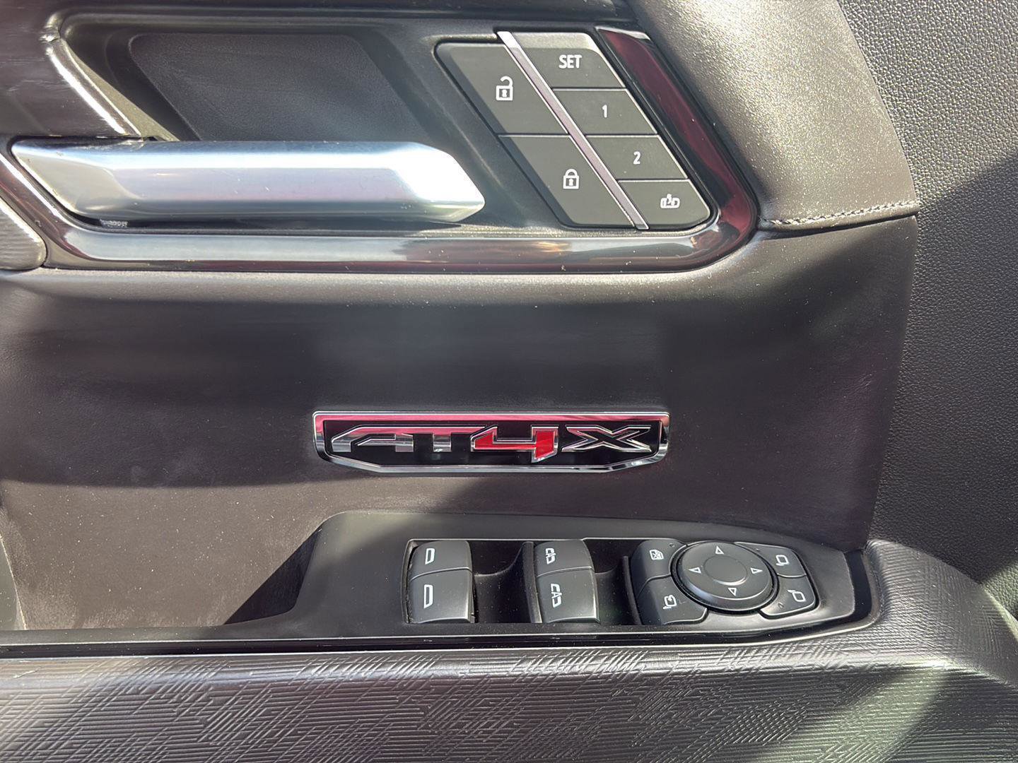 Used 2022 GMC Sierra 1500 AT4X image 24