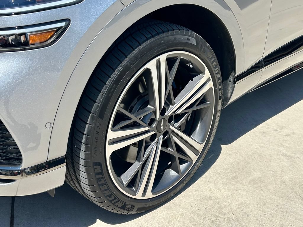Used 2025 Genesis GV80 3.5T e-SC AWD/4WD image 9