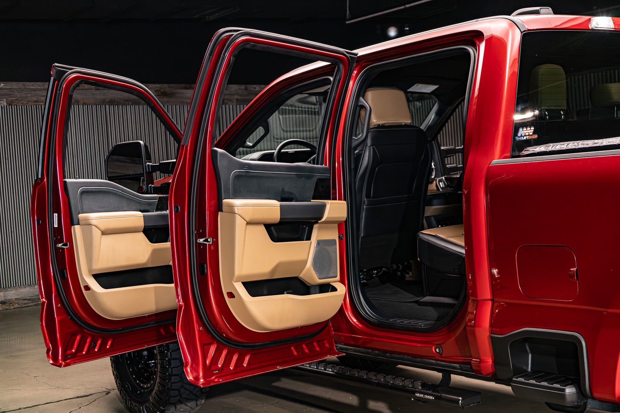 Used 2025 Ford F250 Lariat image 28