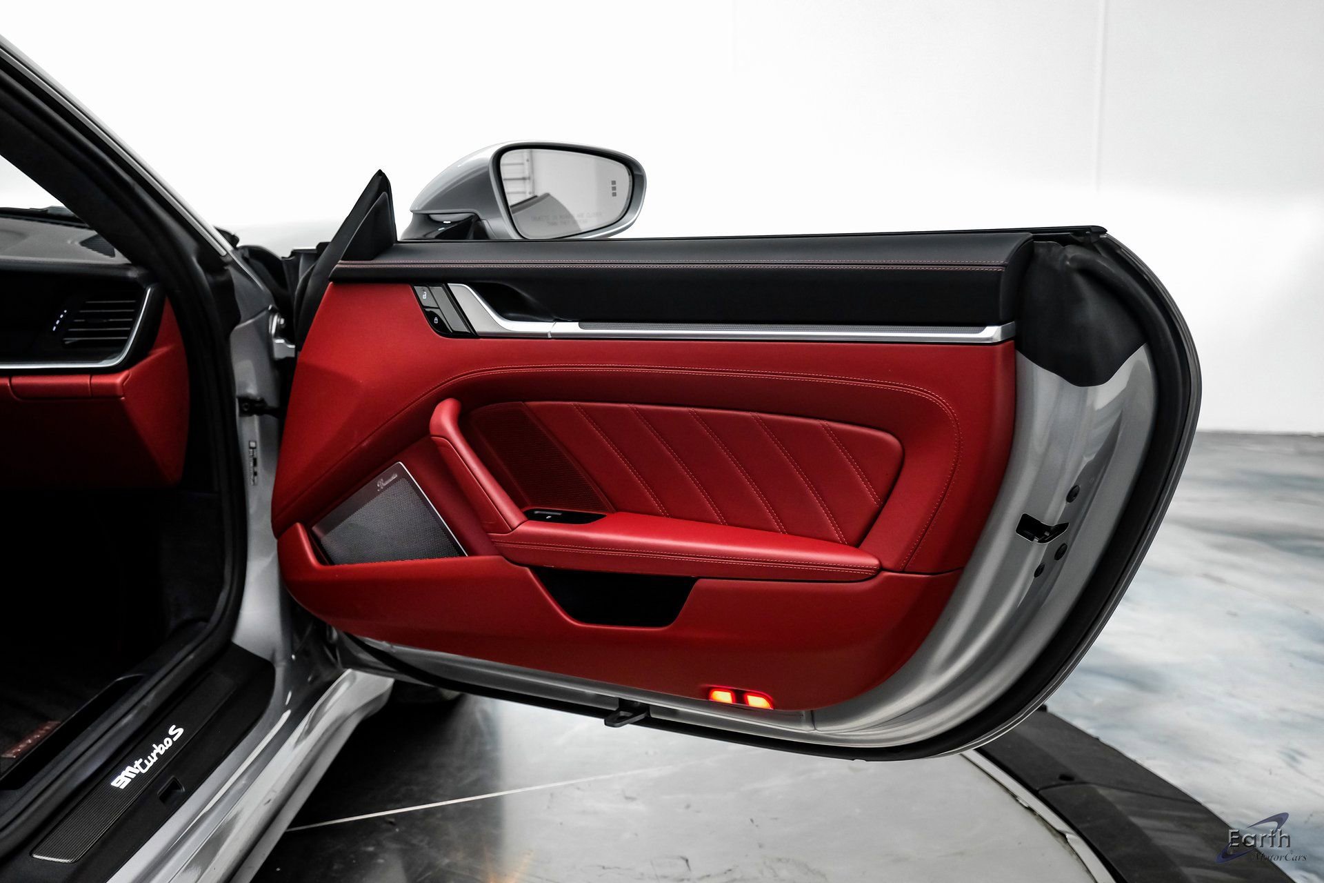 Used 2021 Porsche 911 Turbo S image 88