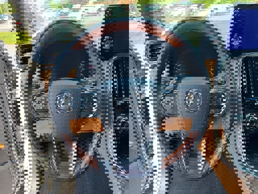 Used 2023 Lexus LX 600 4WD w/ Accessory Package (Z1) image 22