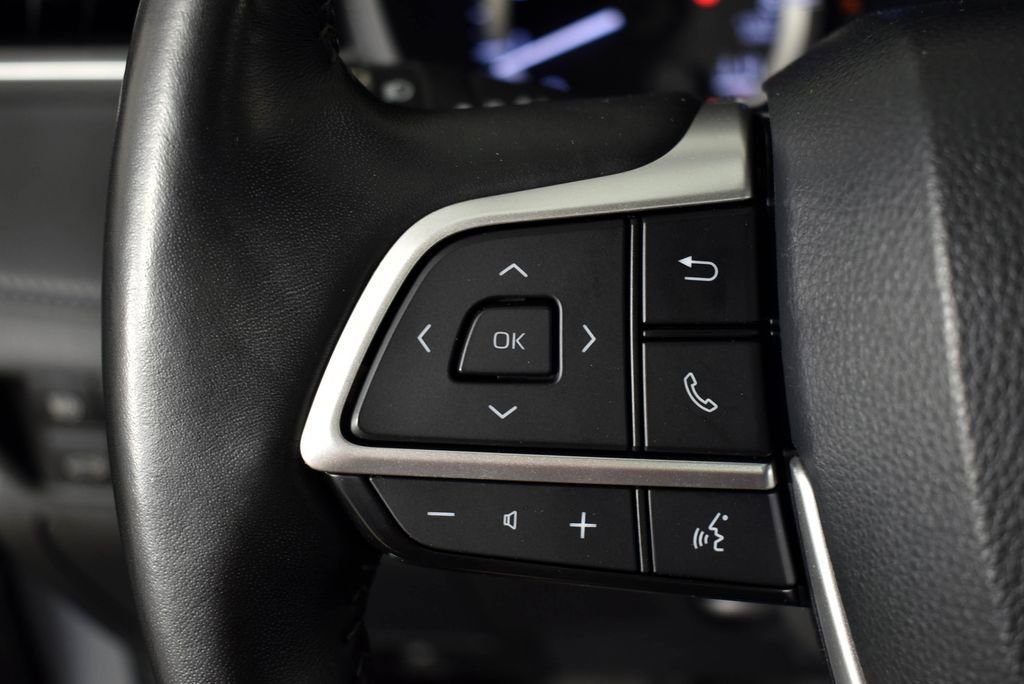Used 2023 Toyota Highlander LE image 34