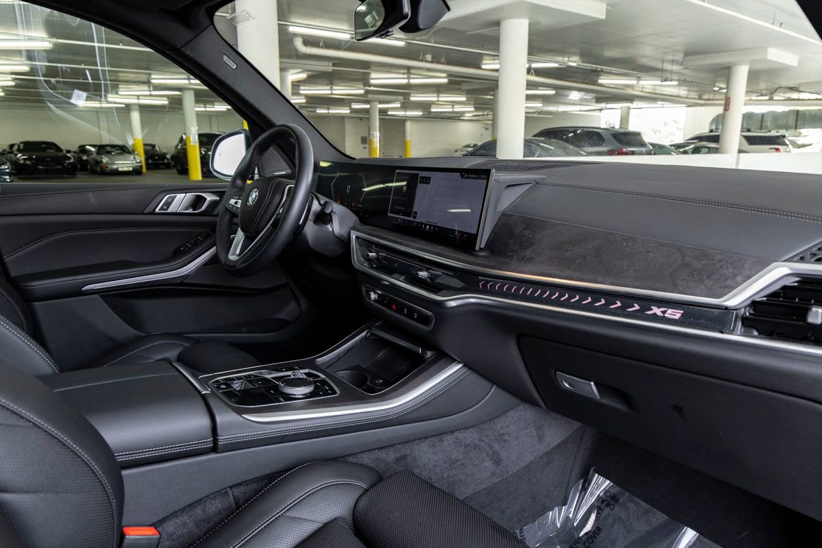 Certified 2024 BMW X5 sDrive40i w/ Premium Package image 28