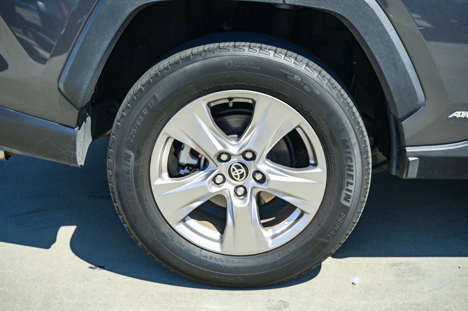 Used 2022 Toyota RAV4 XLE w/ Convenience Package AWD/4WD image 9