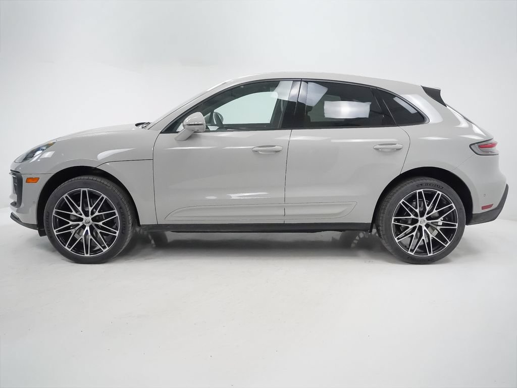 Certified 2026 Porsche Macan AWD/4WD image 2