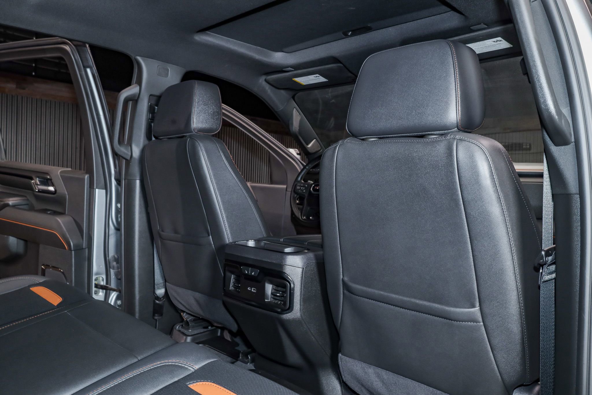 Used 2025 GMC Sierra 3500 AT4 w/ AT4 Premium Plus Package image 30