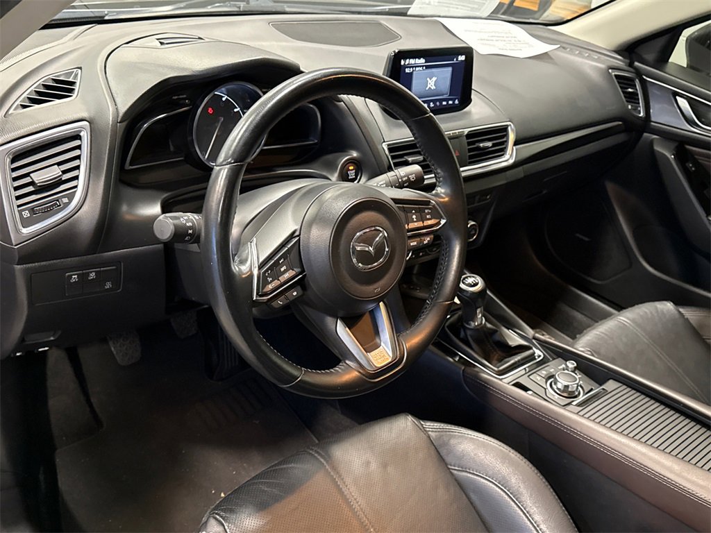Used 2018 MAZDA MAZDA3 Grand Touring w/ Premium Equipment Package image 5
