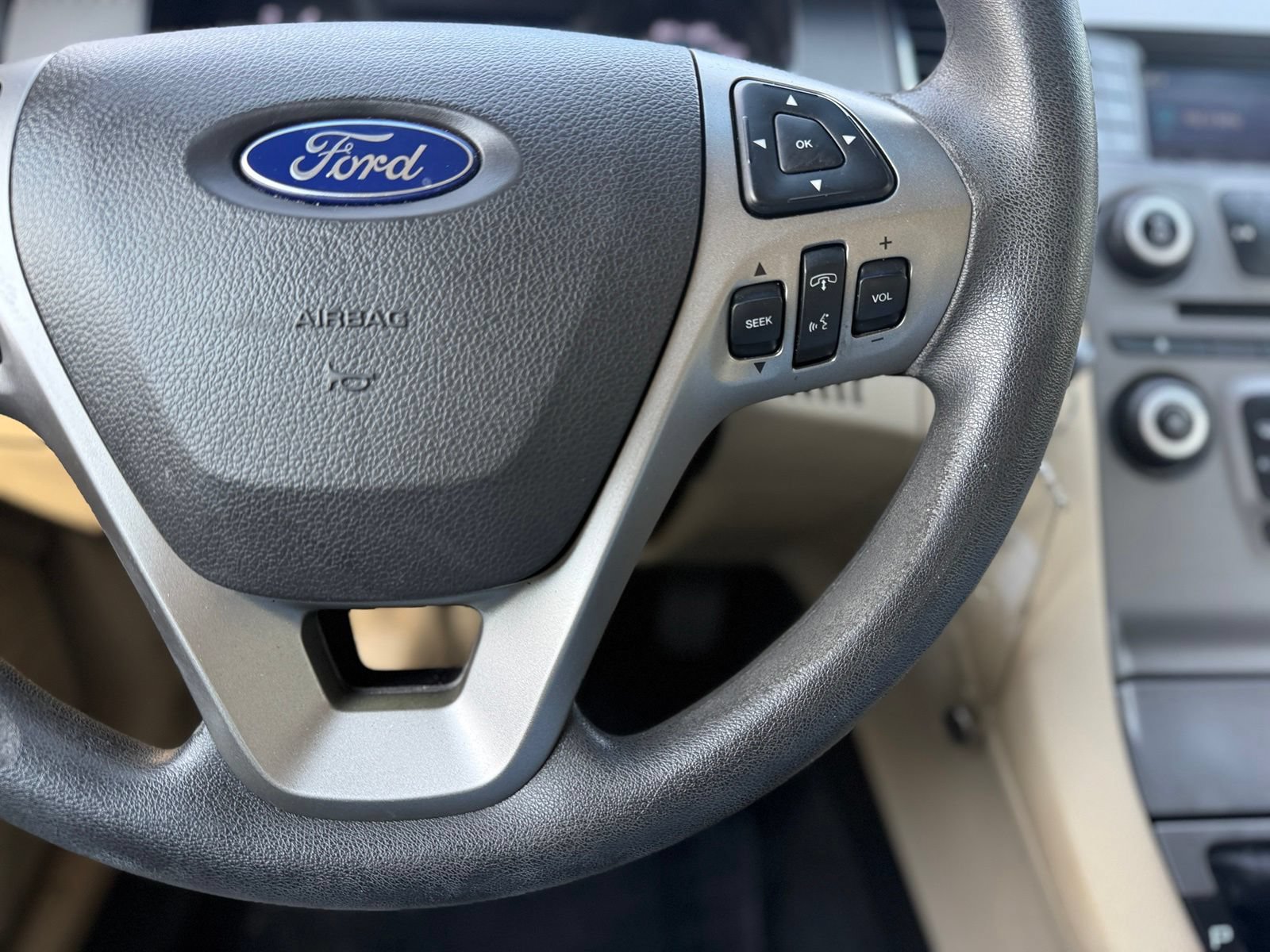 Used 2016 Ford Taurus SE FWD image 27