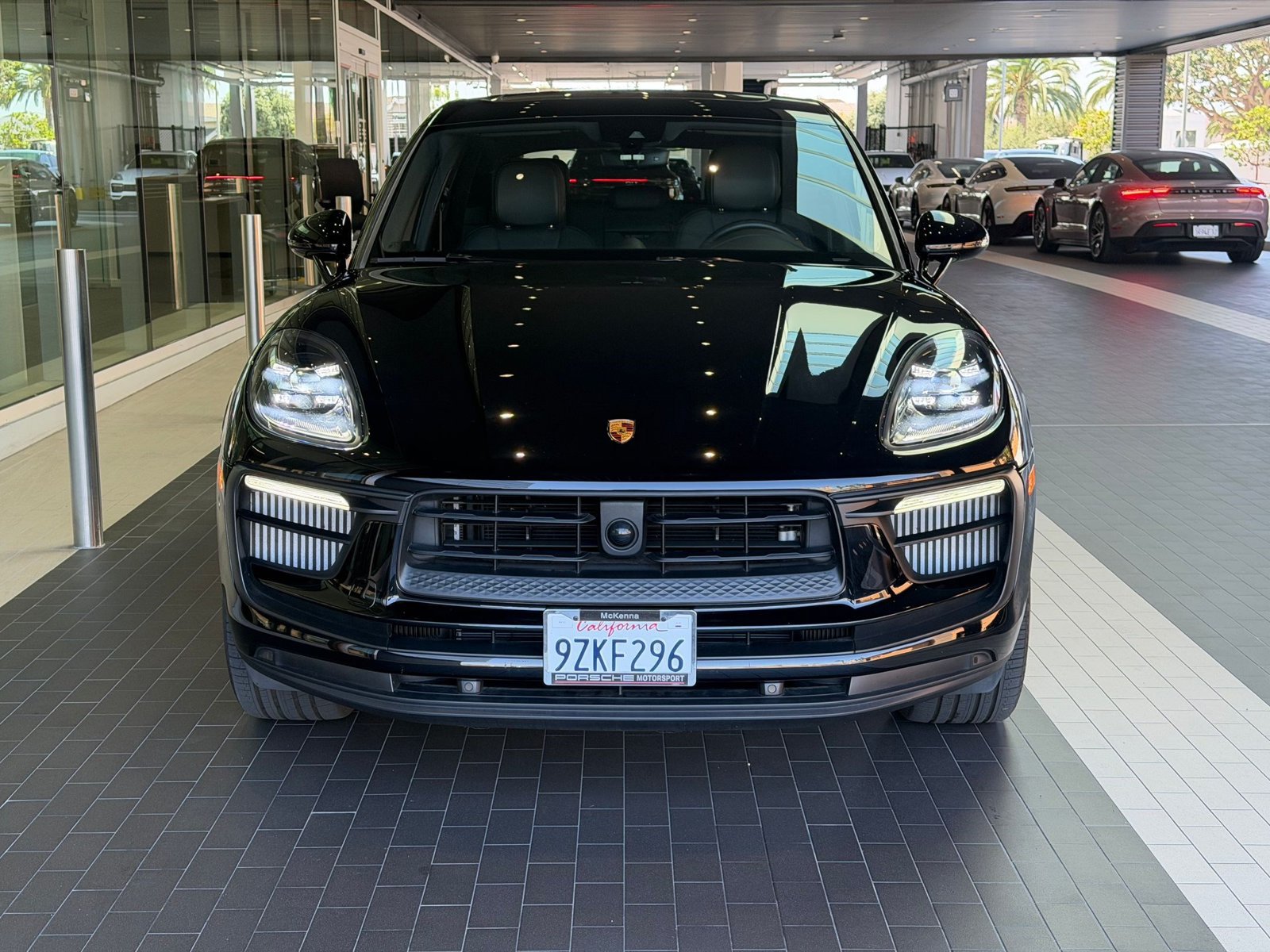 Certified 2025 Porsche Macan S AWD/4WD image 5