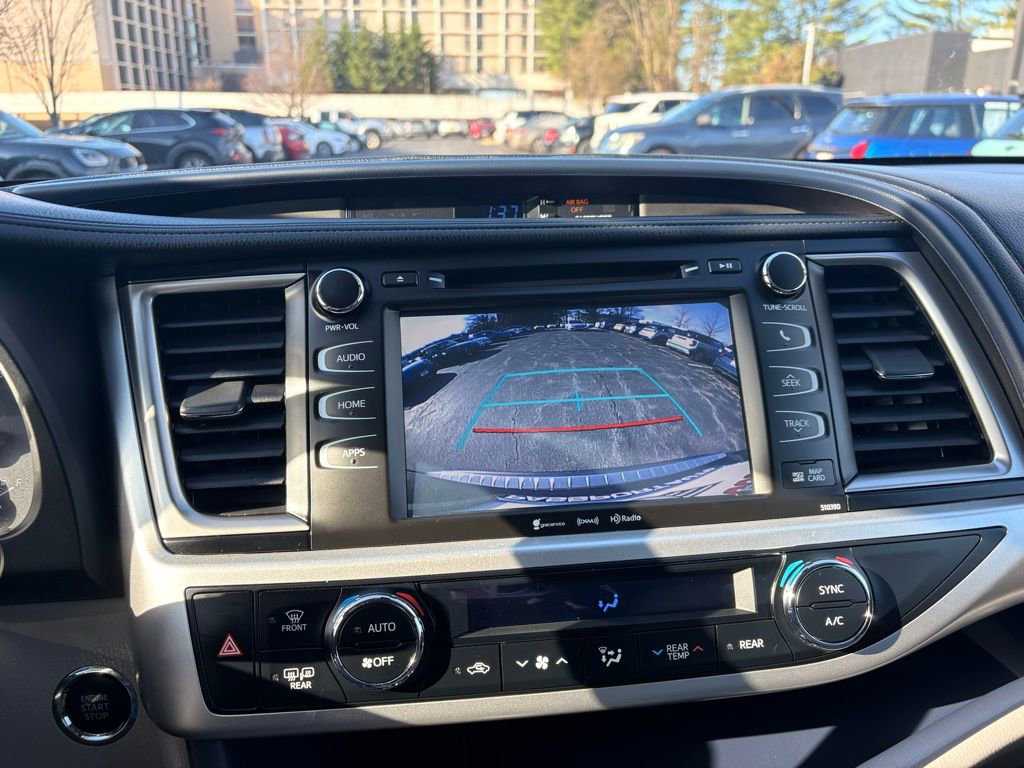Used 2019 Toyota Highlander XLE image 32