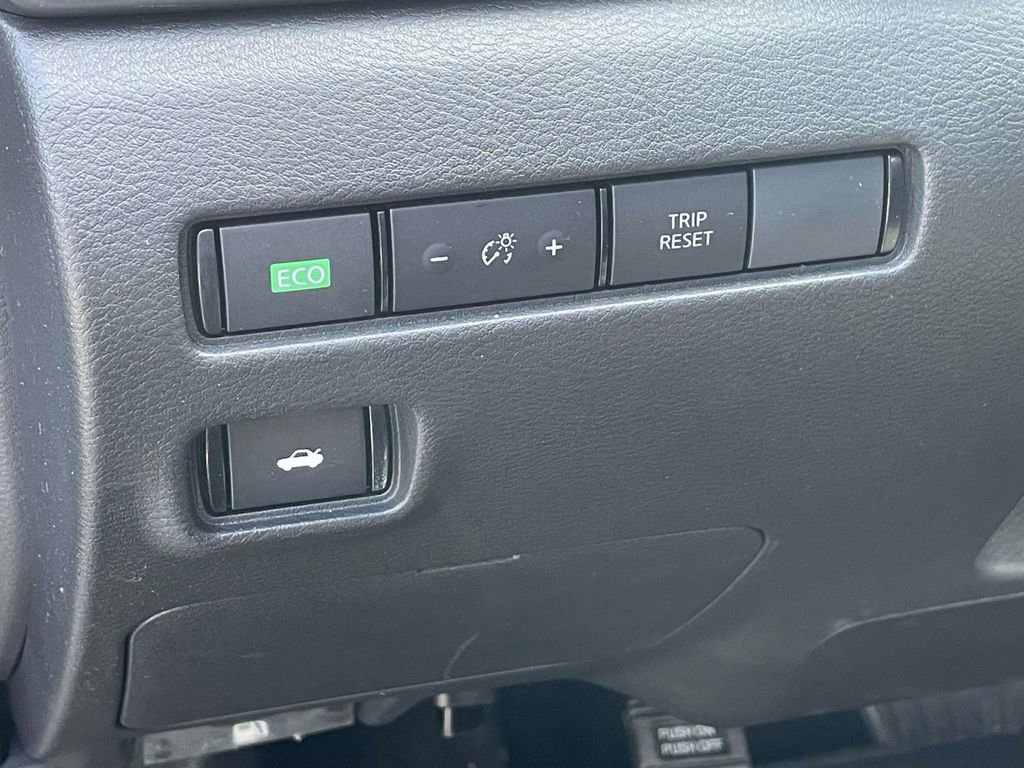 Used 2025 Nissan Sentra S image 17