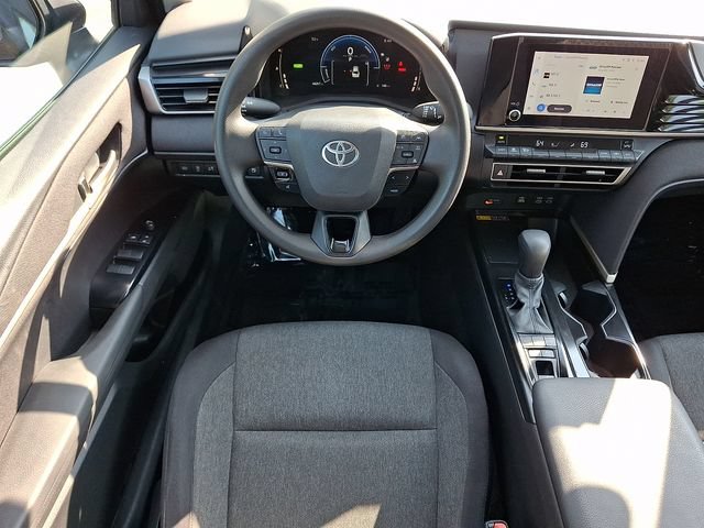 Used 2025 Toyota Camry LE FWD image 11