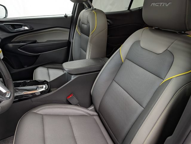 New 2026 Chevrolet Trax ACTIV w/ Sunroof Package FWD image 9