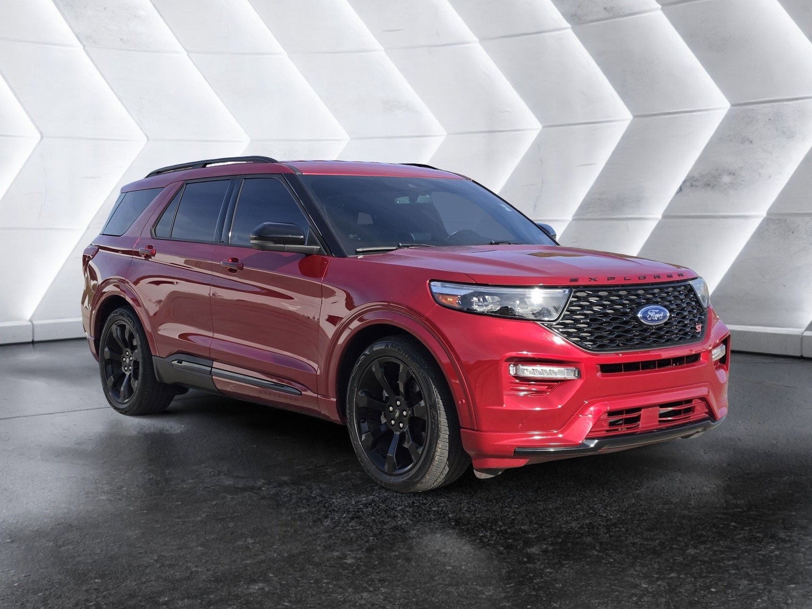 Used 2020 Ford Explorer ST w/ Premium Technology Package image 2