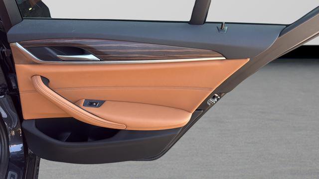 Used 2022 BMW 530i image 26