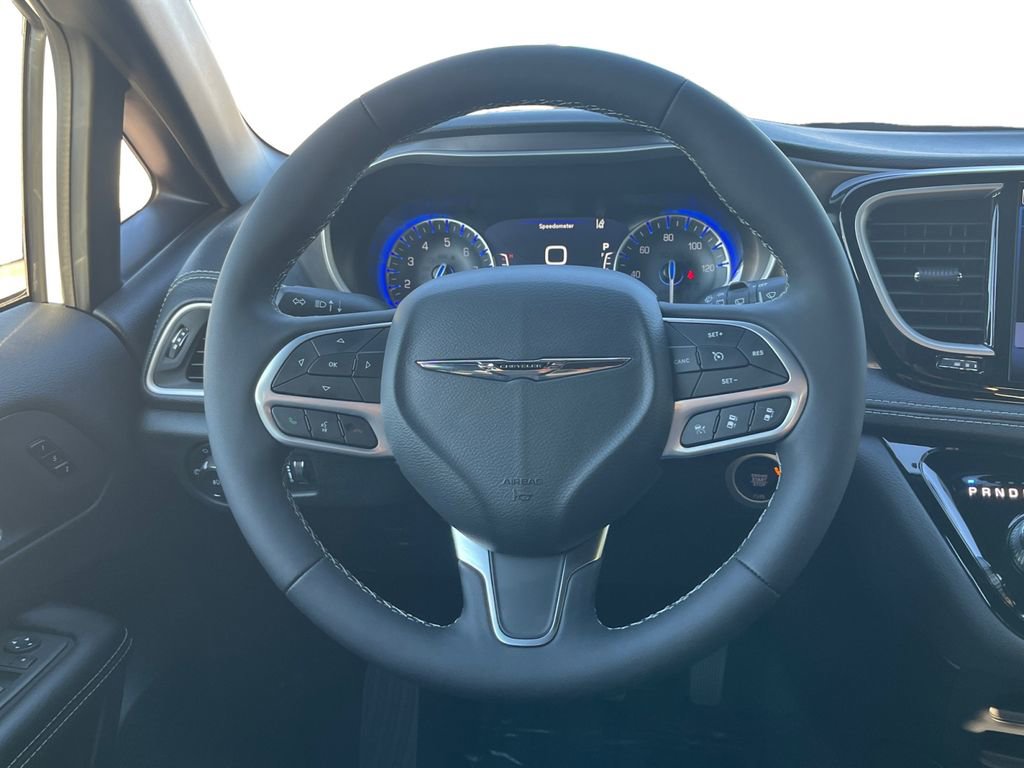 New 2026 Chrysler Pacifica Select image 21