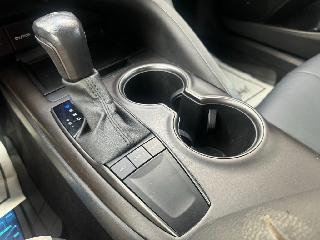 Used 2023 Toyota Camry SE image 19