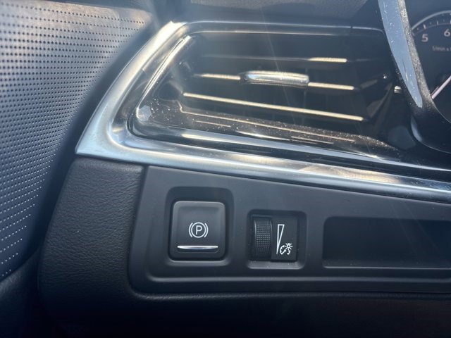 Certified 2025 Cadillac XT6 Premium Luxury image 24