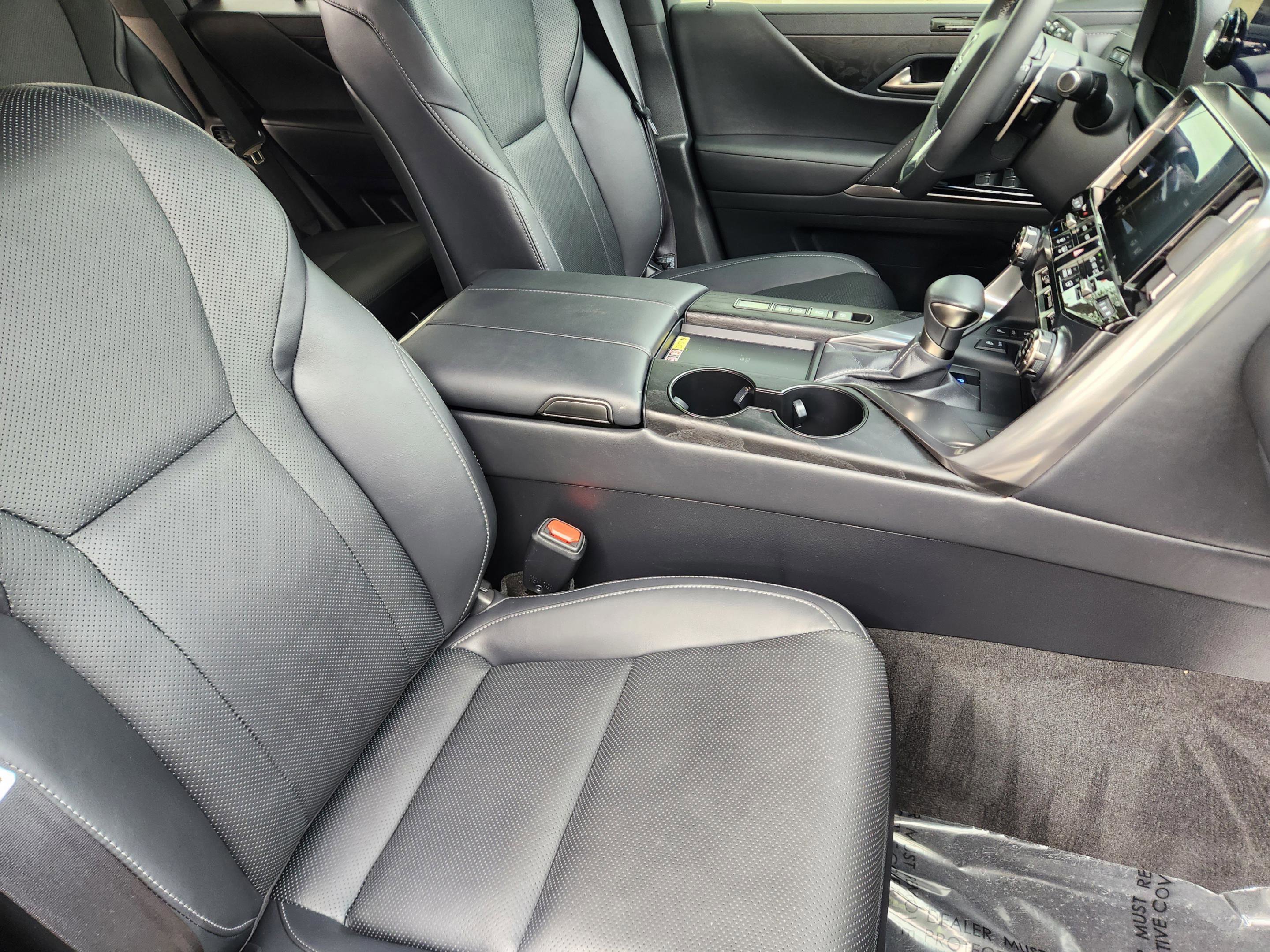 Used 2024 Lexus LX 600 4WD w/ Appearance Package image 6